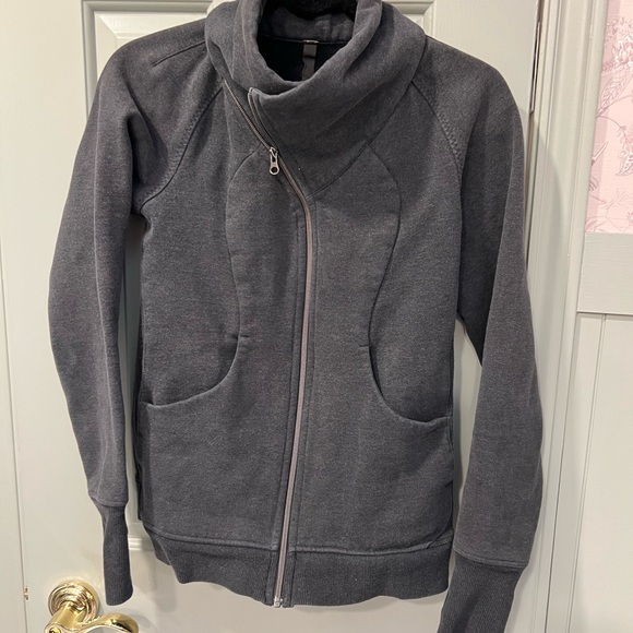 lululemon athletica Jackets & Blazers - lululemon athletica Women's Dark Gray Asymmetrical Zip Jacket